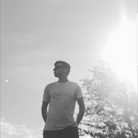 Meet your Posher, Colin - Picture 1 of 1